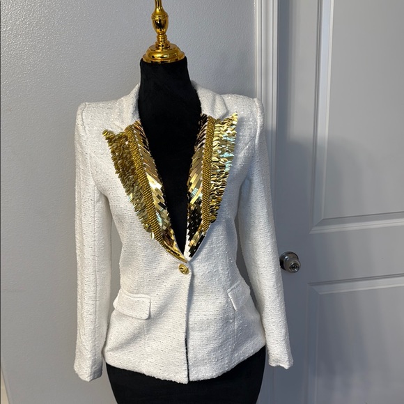 Elegant White Blazer with Gold Accents - Picture 1 of 2